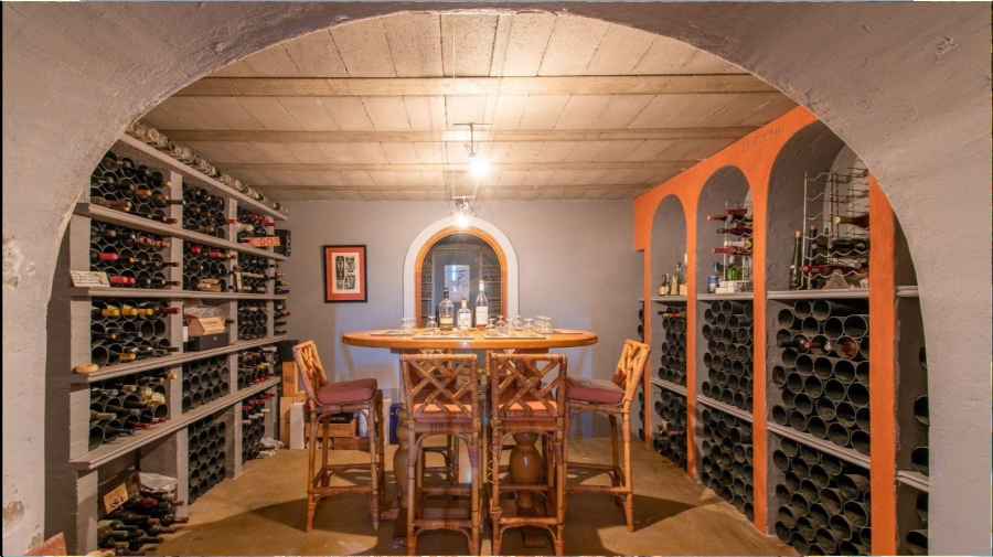 6 Bedroom Property for Sale in Devonvallei Western Cape